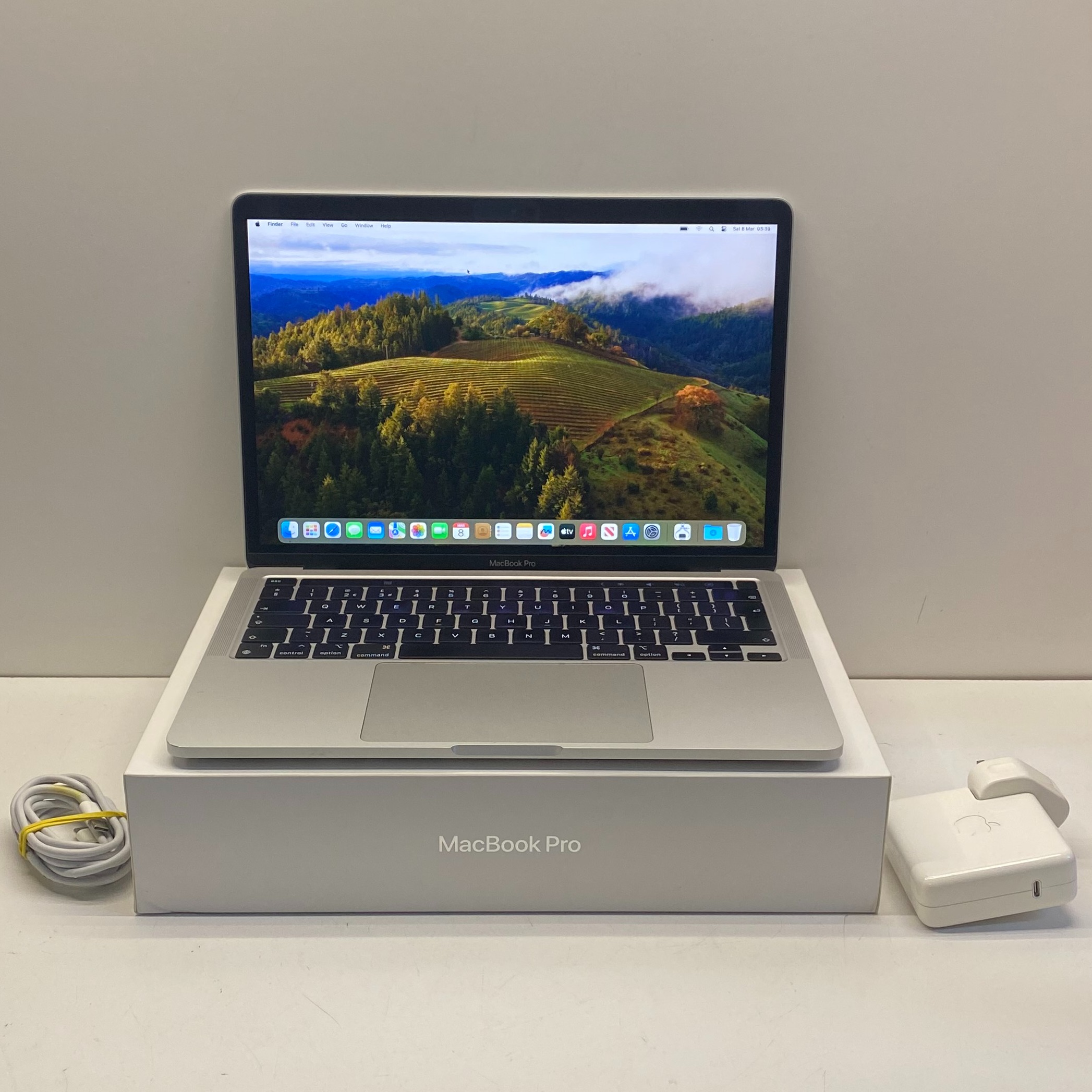 2020 Apple MacBook Pro avec Apple M1 Chip (13-pouces, 8GB RAM, 512GB SSD Stockage) (QWERTY English) Argent (Reconditionné